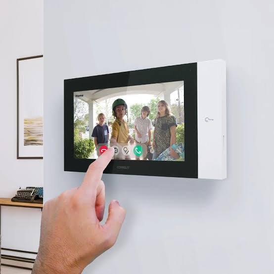 Videocitofono Comelit con schermo touch e chiamata video